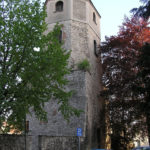 Miejskie mury obronne Strzelec Opolskich baszta przebudowana na dzwonnicę