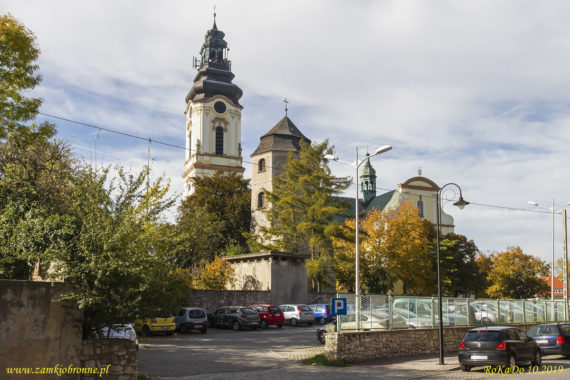 Miejskie mury obronne Strzelec Opolskich baszta przebudowana na dzwonnicę