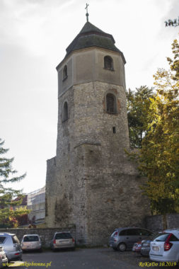 Miejskie mury obronne Strzelec Opolskich baszta przebudowana na dzwonnicę