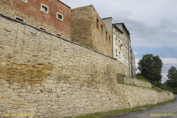 Bystrzyca Kłodzka miejskie mury obronne