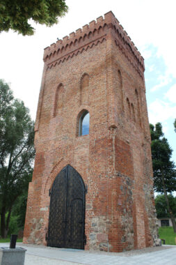 Zdjęcia Punktu Informacji Turystycznej MBP w Braniewie. Zamek w Braniewie wieża bramna