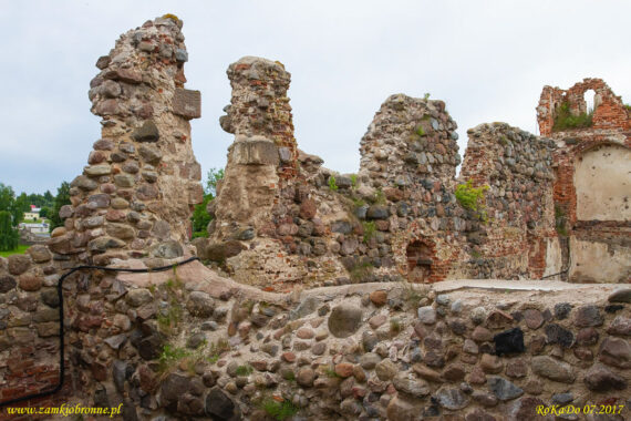 Zamek w Dobele zamek górny