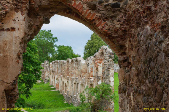 Zamek w Dobele podzamcze