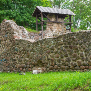 Zamek w Dobele podzamcze
