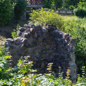 Zamek Sigulda ruiny baszty podzamcza