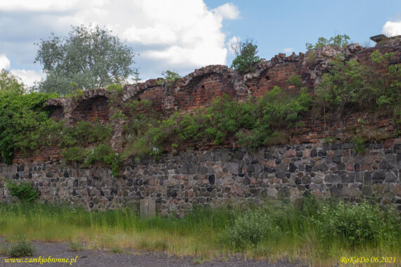 Niemodlin miejskie mury obronne