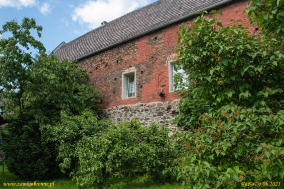 Niemodlin miejskie mury obronne