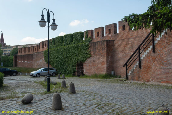 Opole zrekonstruowany fragment murów obronnych