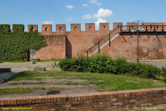 Opole zrekonstruowany fragment murów obronnych