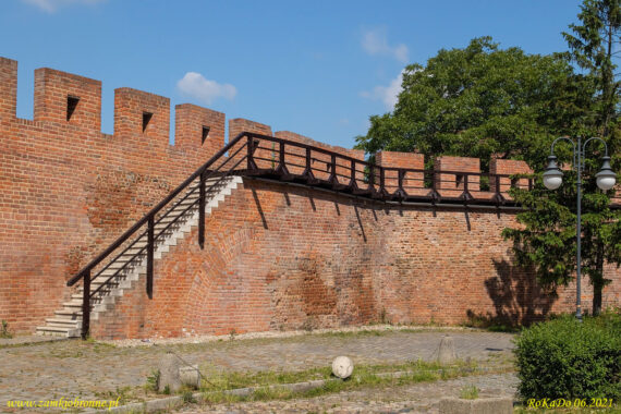 Opole zrekonstruowany fragment murów obronnych