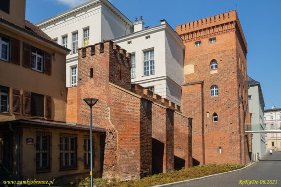 Opole zrekonstruowany fragment mur&oacute;w przy tzw. Zamku G&oacute;rnym