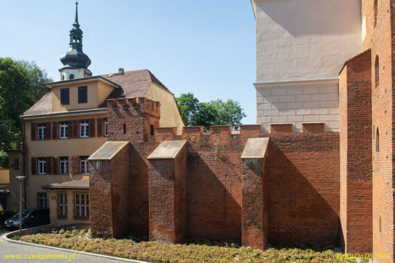 Opole zrekonstruowany fragment mur&oacute;w przy tzw. Zamku G&oacute;rnym