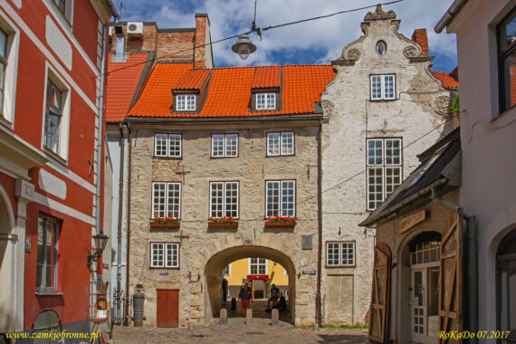 Ryga mury miejskie brama Szwedzka