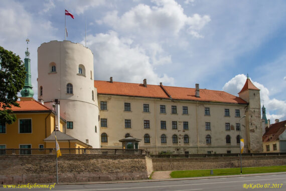 Ryga mury miejskie wieża św. Ducha