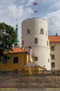 Ryga mury miejskie wieża św. Ducha