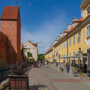 Ryga mury miejskie fragment zrekonstruowanych umocnień