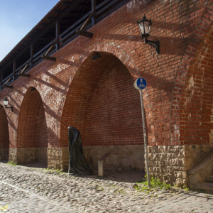 Ryga mury miejskie fragment zrekonstruowanych umocnień