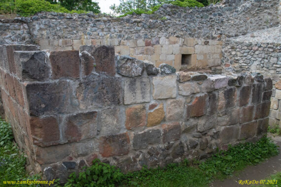 Zamek Lenno we Wleniu dom romański
