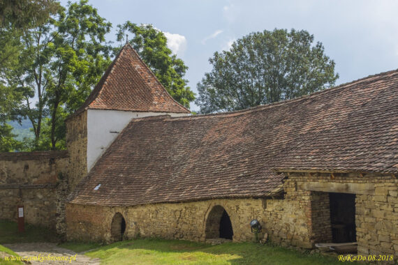 Kości&oacute;ł obronny w Criț