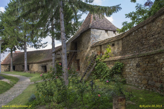 Kości&oacute;ł obronny w Criț