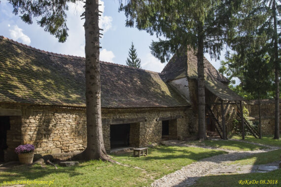 Kości&oacute;ł obronny w Criț