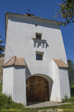 Kości&oacute;ł obronny w Ilieni