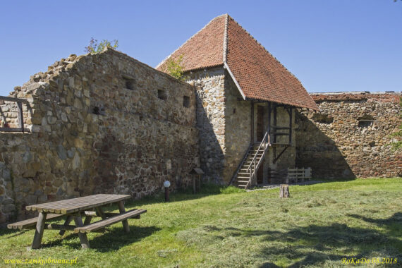 Kości&oacute;ł obronny w Ilieni