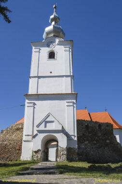 Kości&oacute;ł obronny w Ilieni