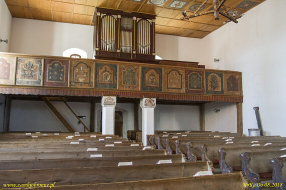 Kości&oacute;ł obronny w Ilieni