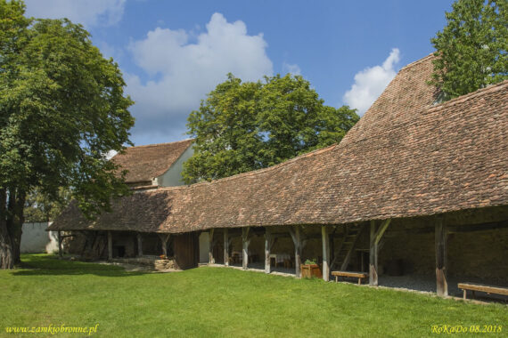 Kości&oacute;ł obronny w Buneşti