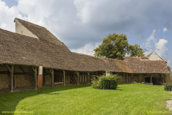 Kości&oacute;ł obronny w Buneşti