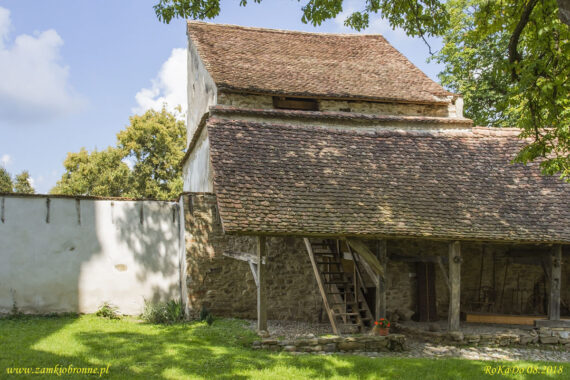 Kości&oacute;ł obronny w Buneşti