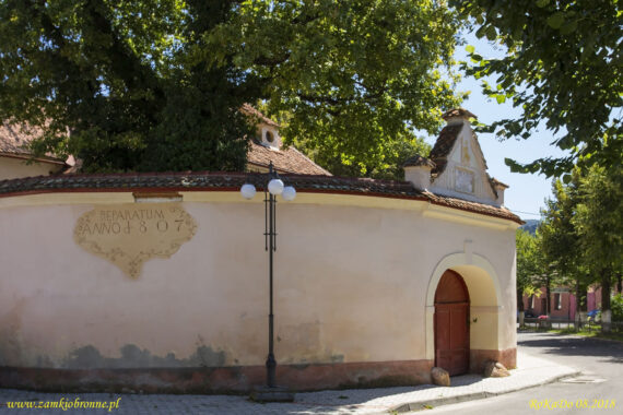 Kości&oacute;ł obronny w Cristian