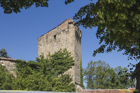 Kości&oacute;ł obronny w Cristian