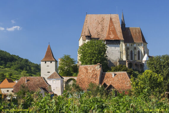 Kości&oacute;ł obronny w Biertan