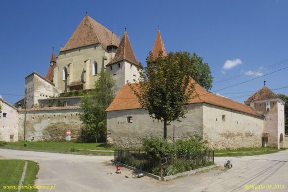 Kości&oacute;ł obronny w Biertan