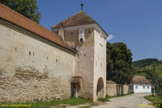 Kości&oacute;ł obronny w Biertan