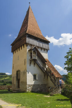 Kości&oacute;ł obronny w Biertan