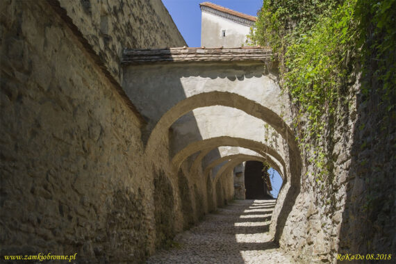 Kości&oacute;ł obronny w Biertan