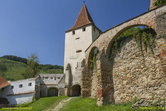 Kości&oacute;ł obronny w Biertan