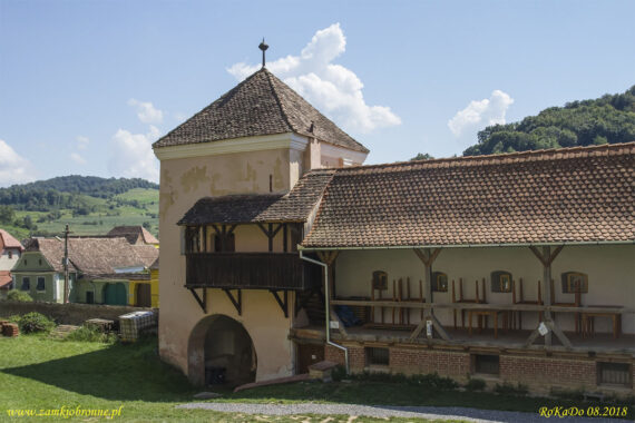 Kości&oacute;ł obronny w Biertan