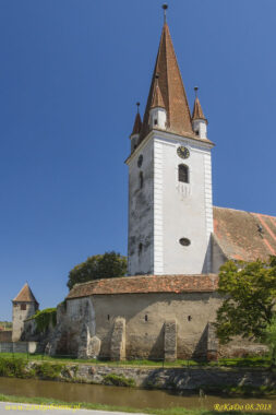 Kości&oacute;ł obronny w Cristian