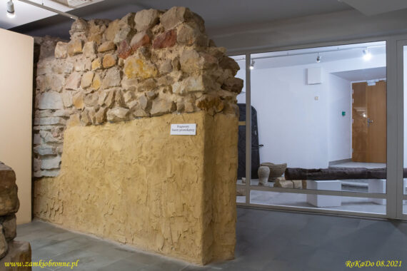 Miejskie mury obronne Krosna baszta w Muzeum Podkarpackim