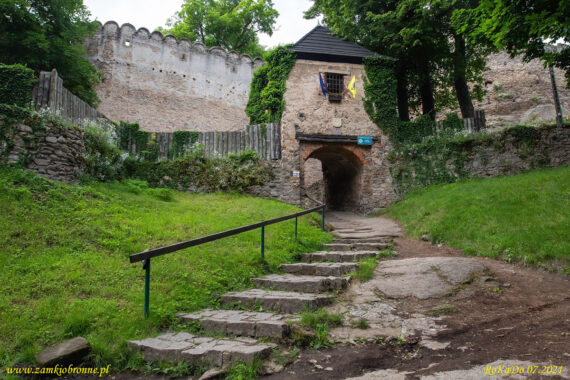 Zamek Chojnik. Baszta bramna.