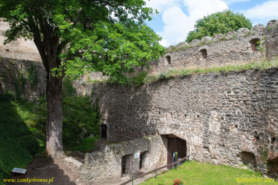 Zamek Chojnik. Zamek dolny.