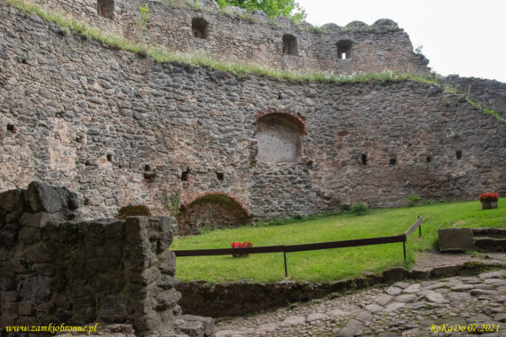 Zamek Chojnik. Zamek dolny.