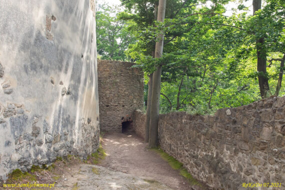 Zamek Chojnik międzymurze.