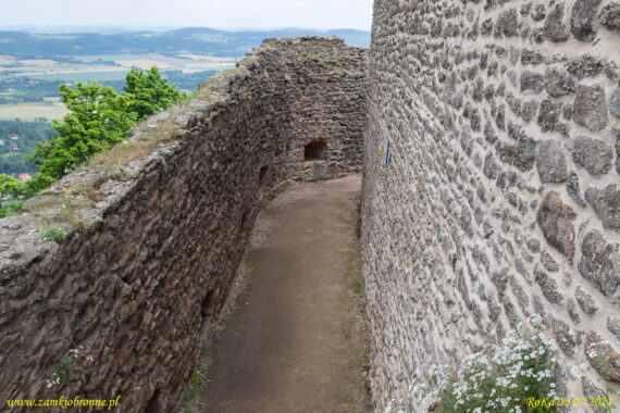 Zamek Chojnik międzymurze.