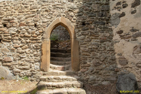 Zamek Chojnik międzymurze.