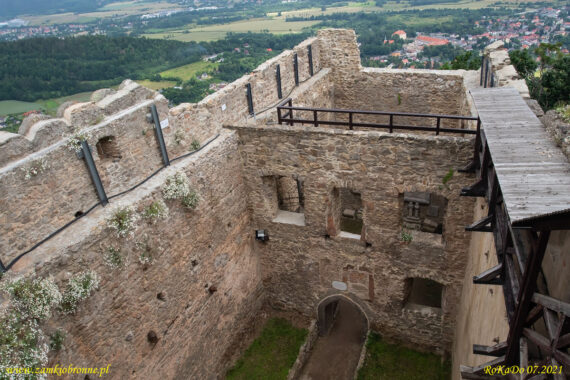 Zamek Chojnik. Dom mieszkalny zamku g&oacute;rnego